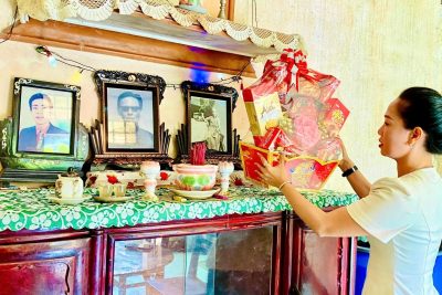 CHI BỘ TRƯỜNG MẦM NON BÌNH MINH TỔ CHỨC CHƯƠNG TRÌNH TRAO QUÀ TẾT CHO TRẺ EM CÓ HOÀN CẢNH KHÓ KHĂN VÀ CÁC GIA ĐÌNH NEO ĐƠN TRÊN ĐỊA BÀN XÃ